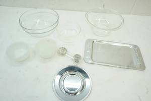 lot 60 image: Assorted glassware and crystal decor