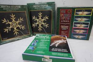 lot 63 image: Outdoor Christmas lights