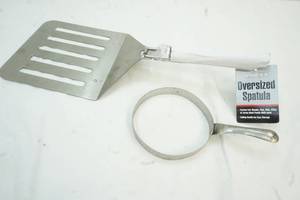 lot 101 image: Oversized spatula