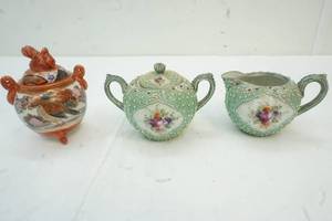 lot 112 image: Vintage sugar cream set