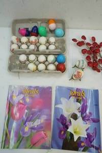 lot 120 image: Easter decor