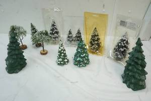 lot 122 image: Decor trees