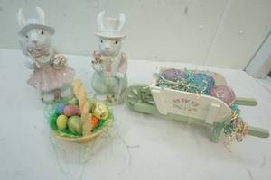 lot 137 image: Easter decor