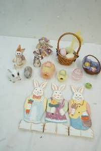 lot 143 image: Easter decor
