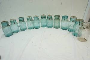 lot 150 image: vintage jars