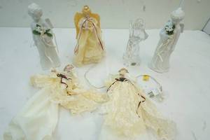 lot 183 image: Angel Decor