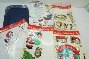 lot 217 image: Christmas Decor