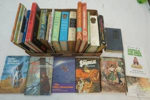 lot 219 image: Vintage Books