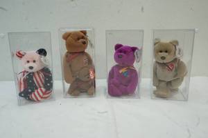 lot 282 image: Toys