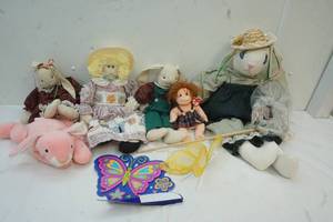lot 300 image: Variety of Cloth Dolls