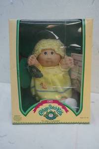 lot 303 image: 1985 Cabbage Patch Doll