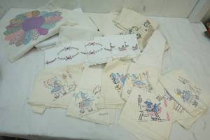 lot 304 image: Variety tablecloths, kitchen towels, quilt patches