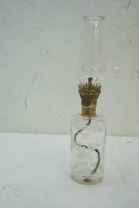 lot 320 image: Glass Oil lamp with Chimney
