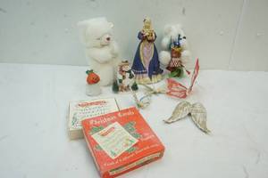 lot 323 image: Home Decor