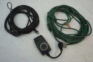 lot 330 image: Garage Items