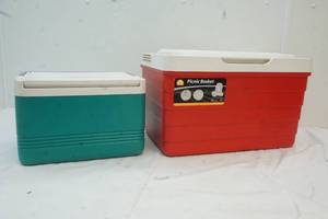 lot 344 image: Igloo Picnic Basket cooler, igloo cooler