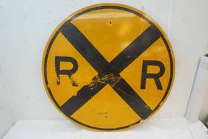 lot 352 image: Railroad Crossing Sign