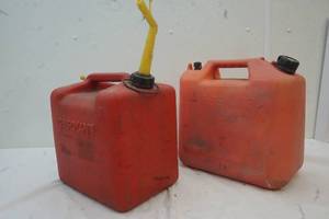 lot 368 image: Gas cans
