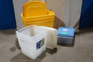 lot 391 image: storage totes