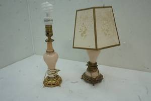 lot 9 image: Vintage lamps