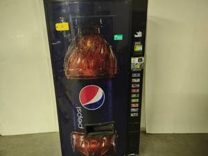lot 4 image: Dixie-Narco Commercial Pop Vending ...