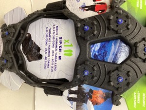 lot 92 image: New SnowTrax Winter Traction Device for Footware size (SmallMedium)