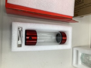 lot 116 image: Cooks Companion Glass Hydro Bottle Hydrogen-Enriching Water System - New