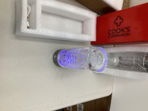 lot 115 image: Cooks Companion Glass Hydro Bottle Hydrogen-Enriching Water System - New