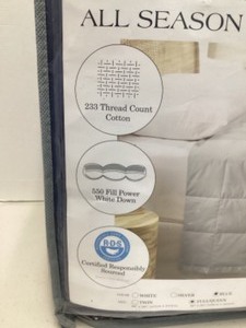 lot 32 image: New Allied Home FullQueen size RDS Oversized All seasons Down Blanket 233 Thread count 100% Cotten. (Midnight Blue)