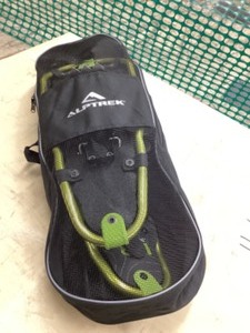 lot 98 image: CASCADE MOUNTAIN TECH Small Green ALPTREK 821 Snowshoe Kit 2000517 150 LBS