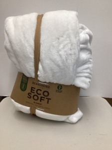 lot 139 image: New Berkshire Eco Soft Queen Size Blanket - White