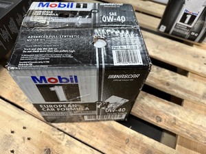 New 6 Quarts Mobil 1 0W40 Advanced Full Synthetic European Car Formula