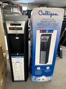 Culligan Bottom Load Water Cooler, POU Convertible like new condition  Model  PBBLPOU