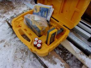 lot 15 image: New Spectra LL300 Grade Lazer Level w Tripod and Grade Rod