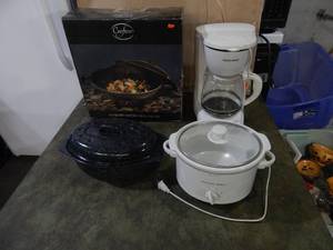 lot 7 image: NEW wok, small crockpot, roaster pan, coffee maker