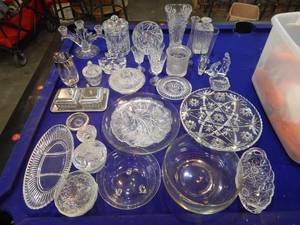 lot 15 image: crystal glassware, serving dishes and decor
