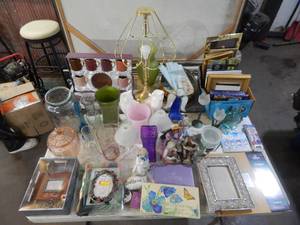 lot 22 image: home decor