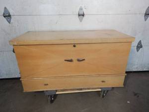 lot 27 image: cavilier cedar chest with key