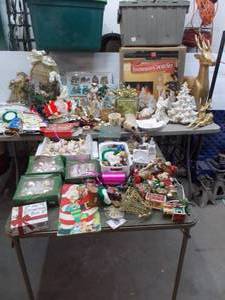 lot 61 image: large lot of christmas decor
