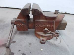 lot 66 image: Columbian D43.5 bench vise made in usa
