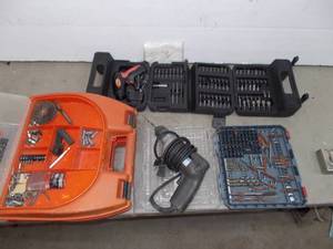 lot 73 image: Black and decker 38 drill with case and 2 bit sets