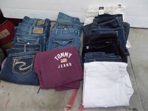 lot 94 image: womens jeans sizes L-1x 9-20 mostly 12