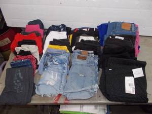 lot 96 image: womensladies pants and shorts 24-28