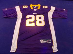 lot 116 image: Vikings NFL equipment RBK jersey size L #28 peterson