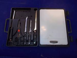 lot 140 image: Gone Fishing Fillet Knife set in case