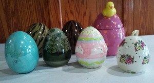 lot 488 image: Easter Egg (7) Ceramic.