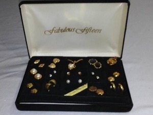 lot 500 image: Jewelry Box..