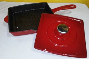 lot 81 image: 9.5 In Grill Pan with Press. Cookers Tradition.