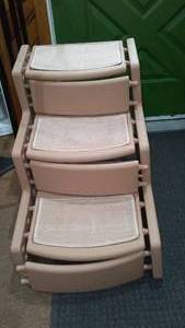 lot 133 image: Pet Gear Steps.