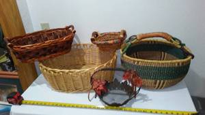 lot 216 image: Baskets (5).